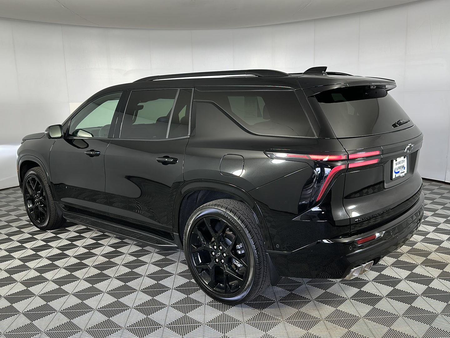 Used 2026 Mosaic Black Metallic Chevrolet AWD RS image 5