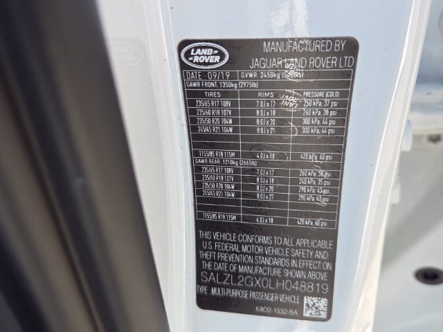 Used 2020  Land Rover R-Dynamic SE image 7
