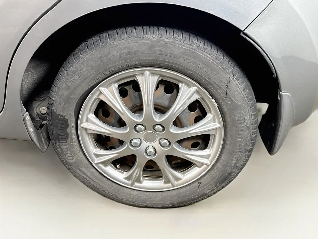 Used 2014 Gray Nissan S image 35