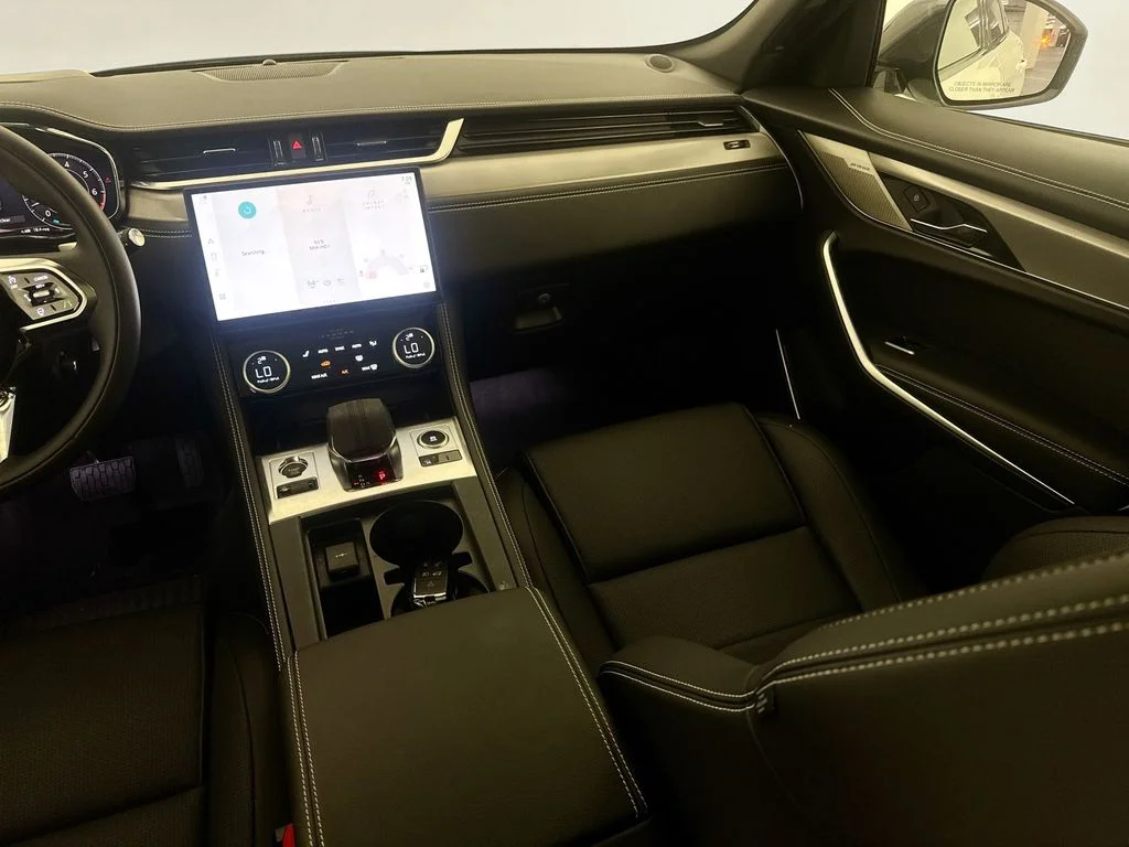 2026 Jaguar F-Pace R-Dynamic S - Photo 21