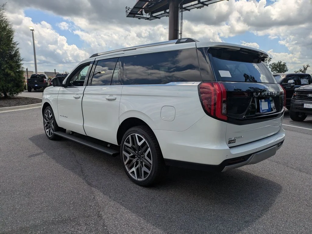 New 2026 Star White Metallic Tri-Coat Ford Platinum image 6