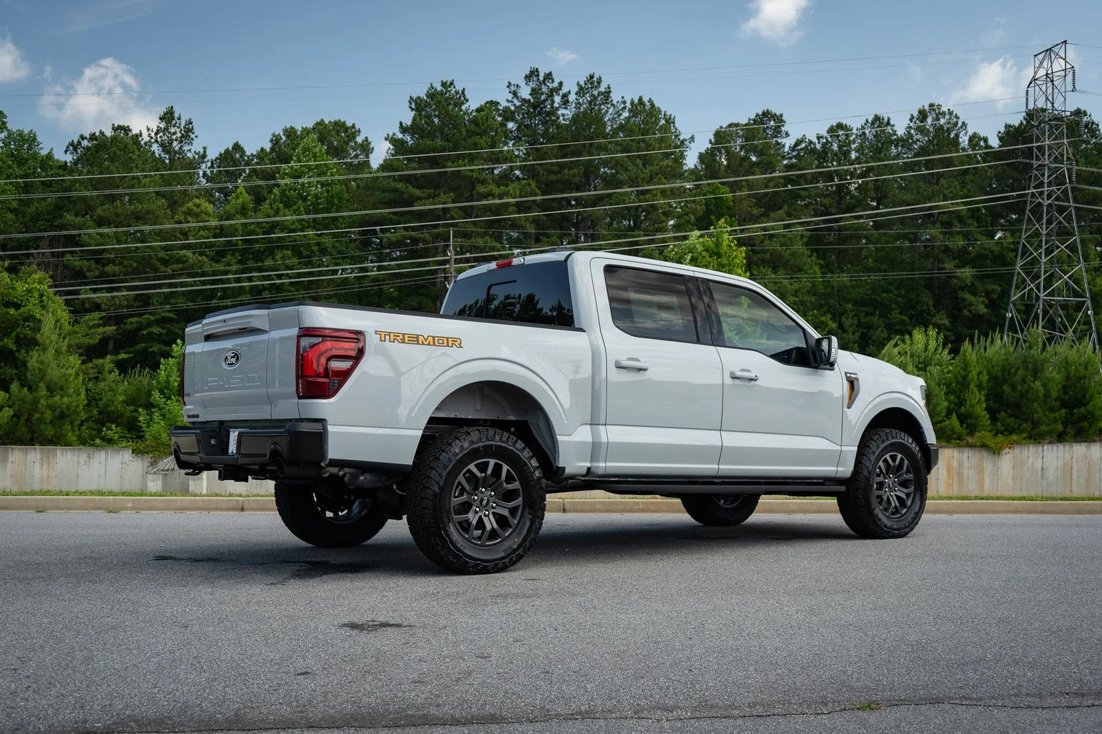New 2026 White Ford Tremor image 21