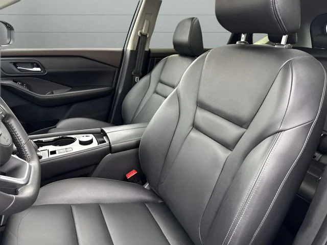 Used 2023 Blue Nissan SL image 21