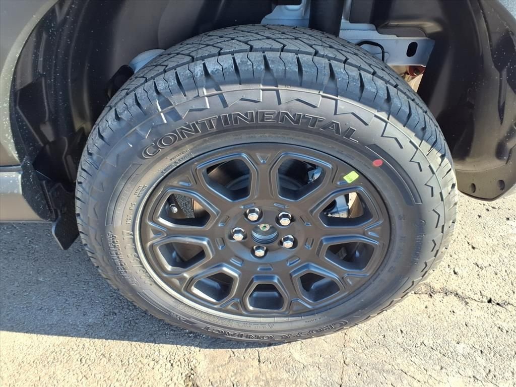 New 2026 Oxford White Ford Badlands® image 6