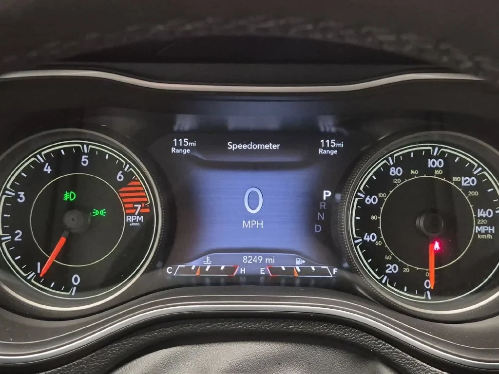 Used 2023 Gray Jeep Altitude image 15