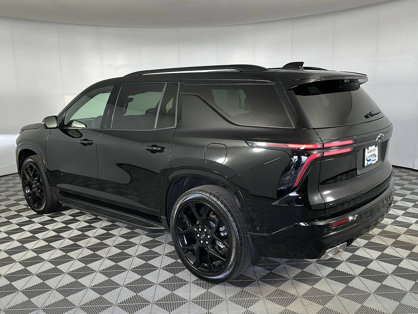 Used 2026 Mosaic Black Metallic Chevrolet AWD RS image 5