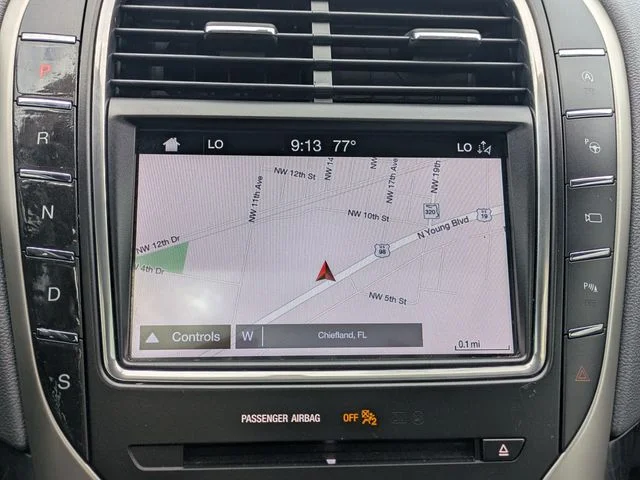 Used 2019 Gray Lincoln Reserve image 22
