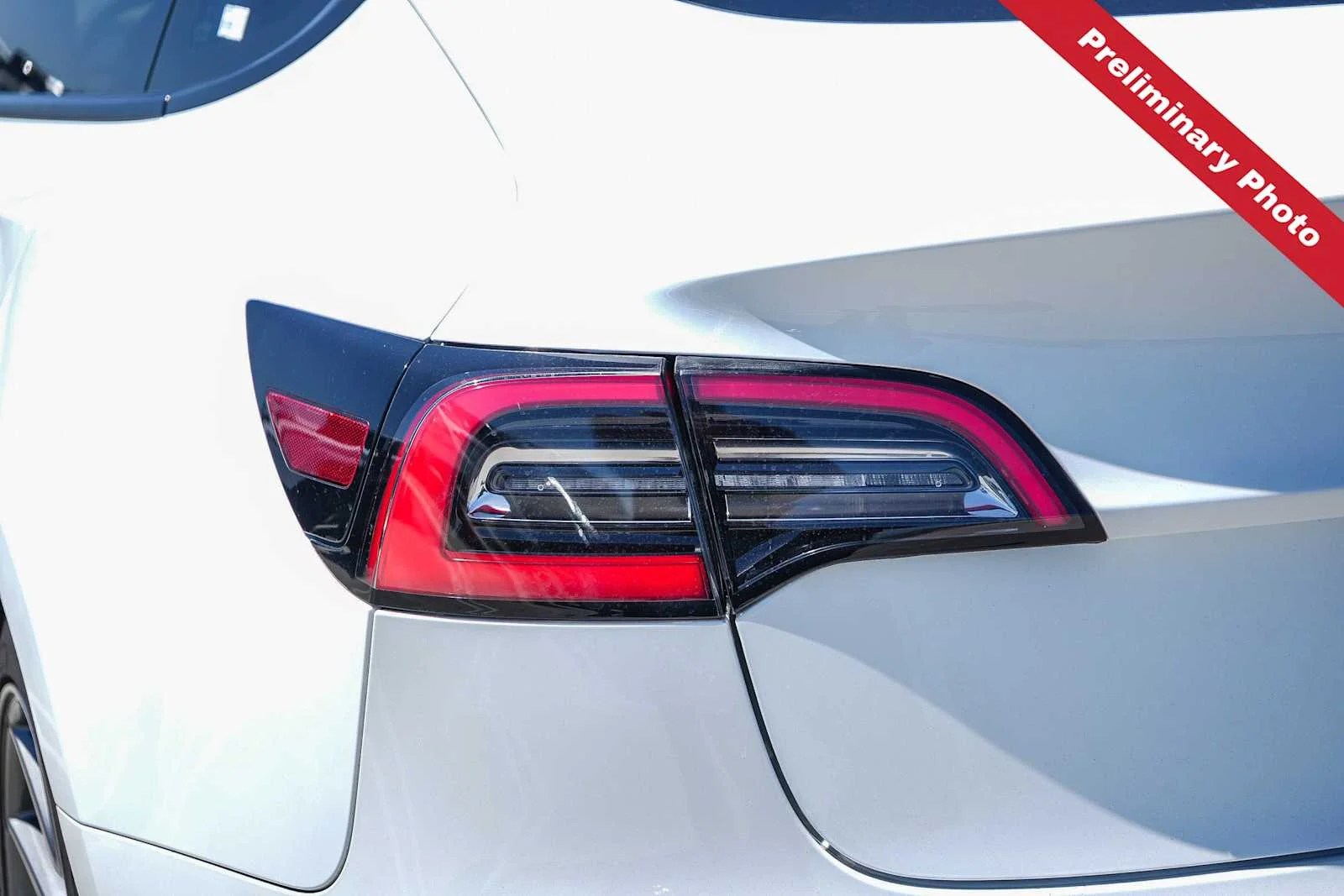 Used 2021 White Tesla Standard Range Plus image 9