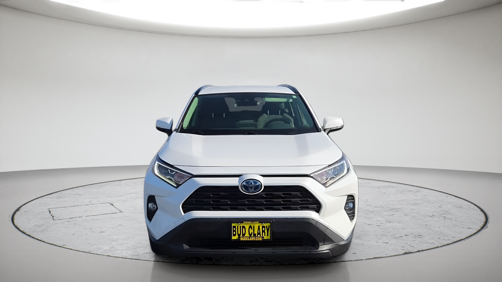 Used 2021 White Toyota XLE image 2