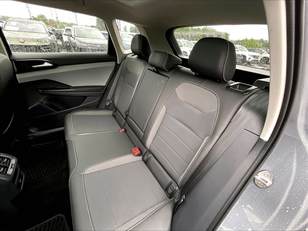 Used 2023 Pure Gray Volkswagen 1.5T SE image 14