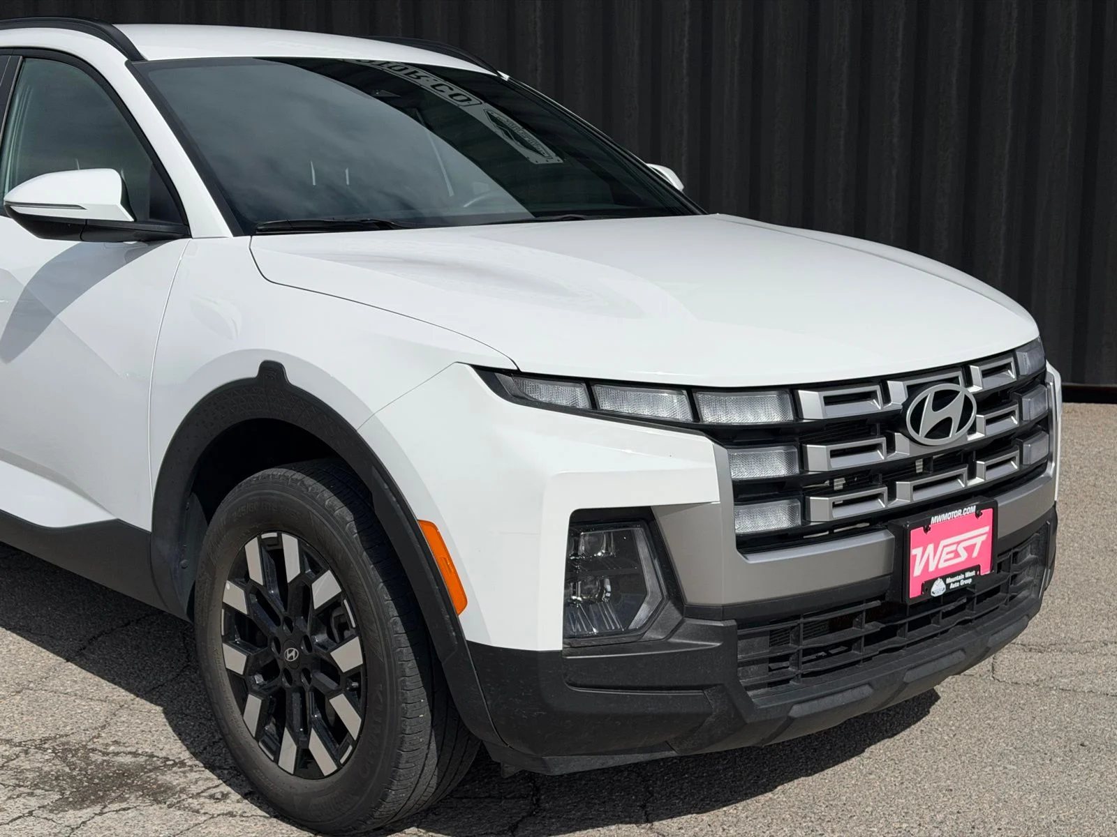 Used 2025 White Hyundai SEL image 3