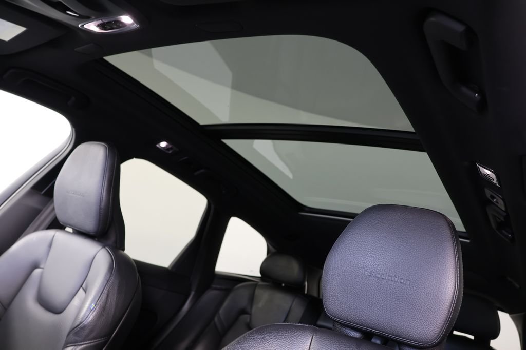 Used 2019 Black Volvo T5 Inscription image 18