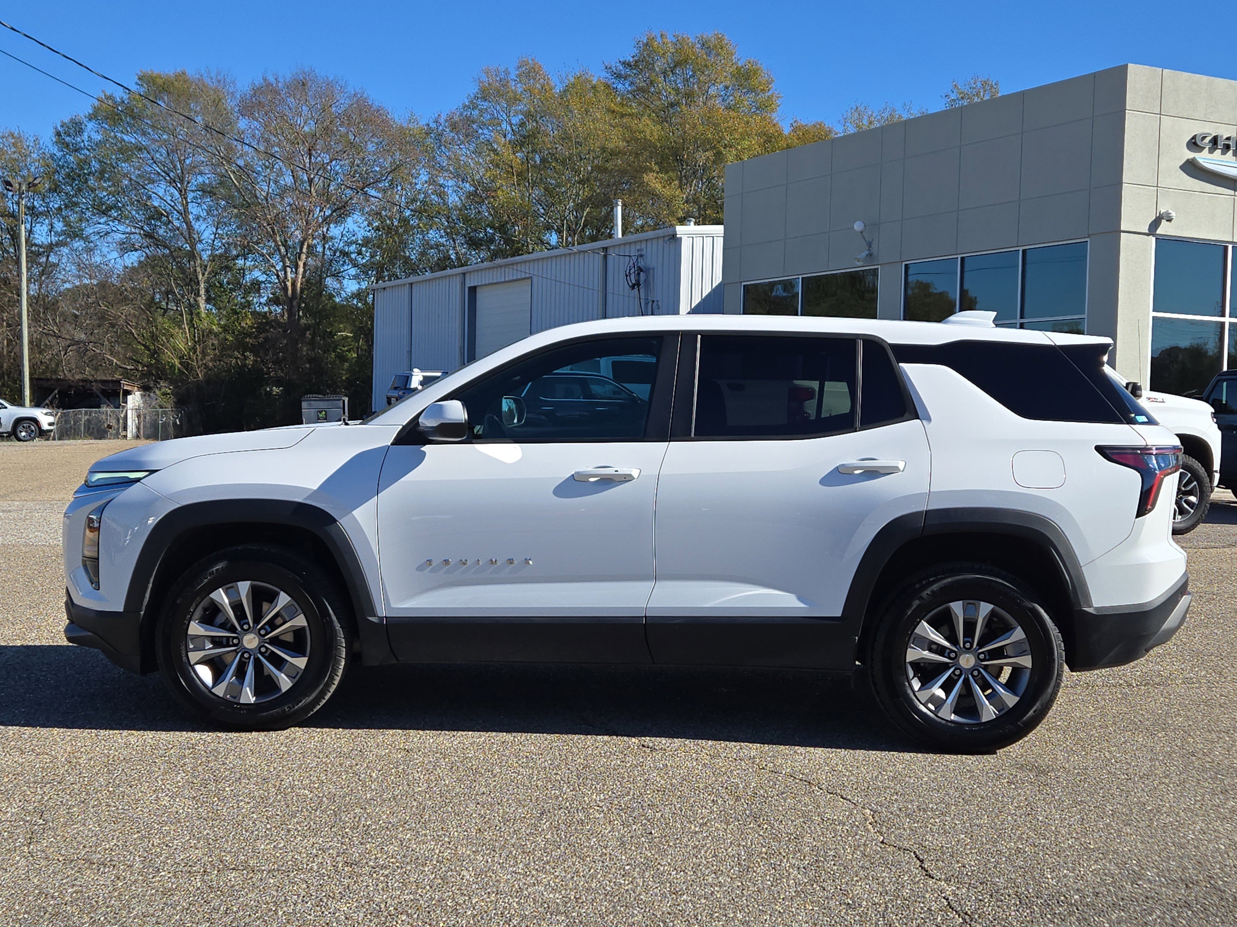 2025 Chevrolet Equinox LT - Photo 11