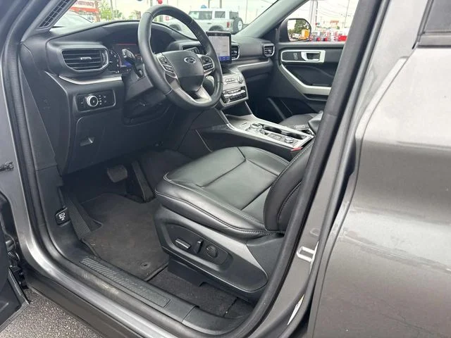 Used 2022 Gray Ford XLT image 25