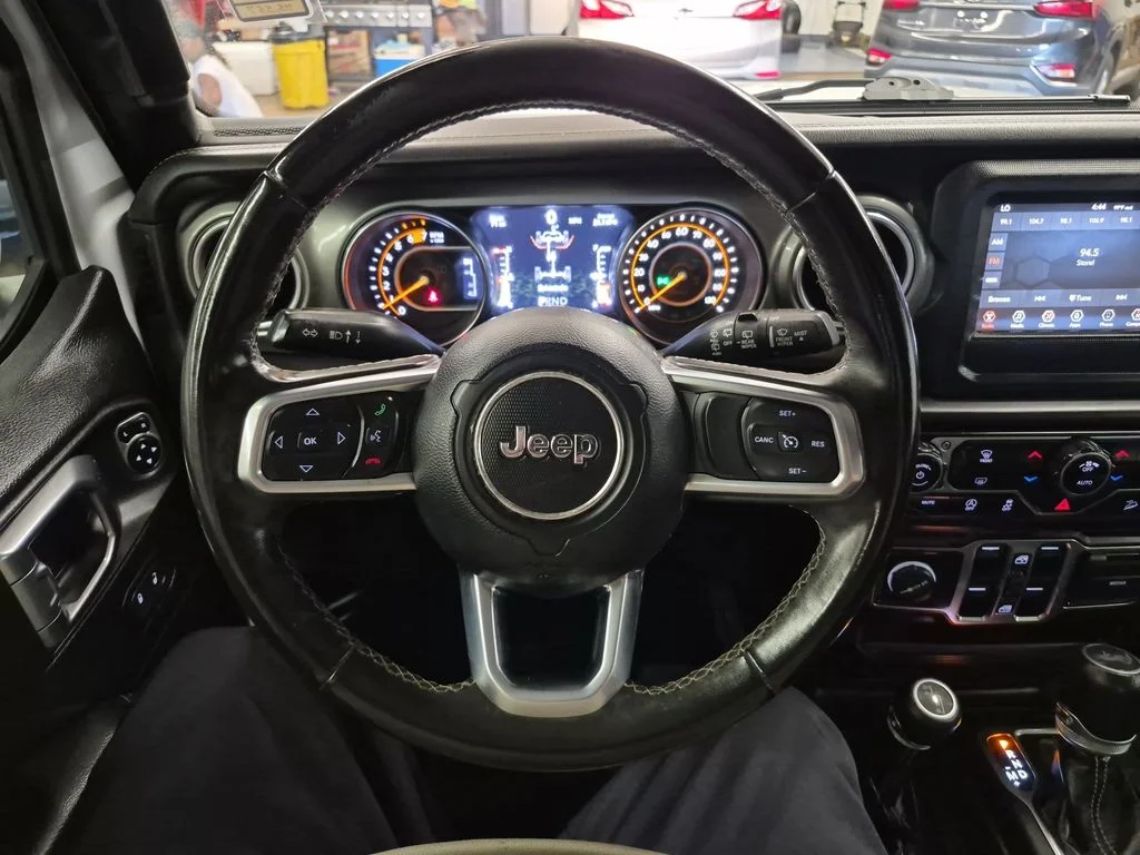 Used 2019 Bright White Clearcoat Jeep Unlimited Sahara image 28