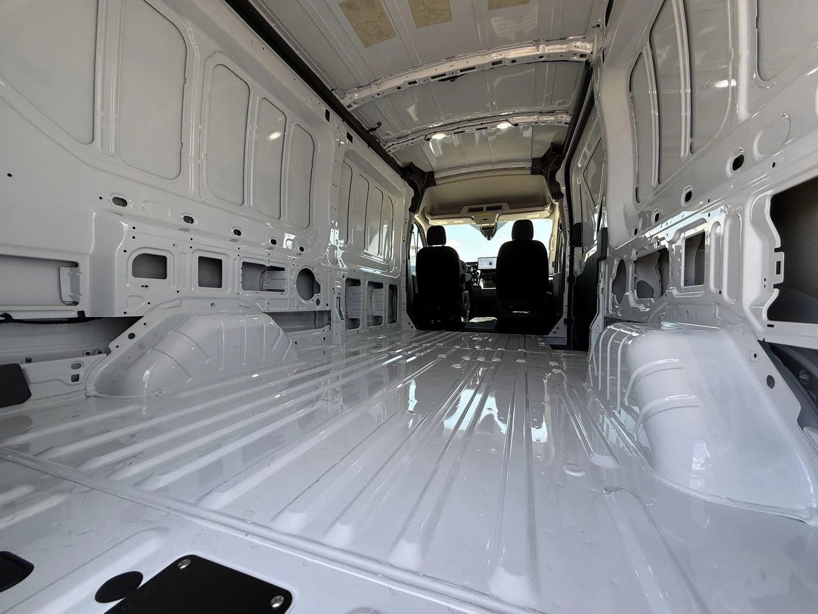 New 2026 Oxford White Ford Cargo Van image 10