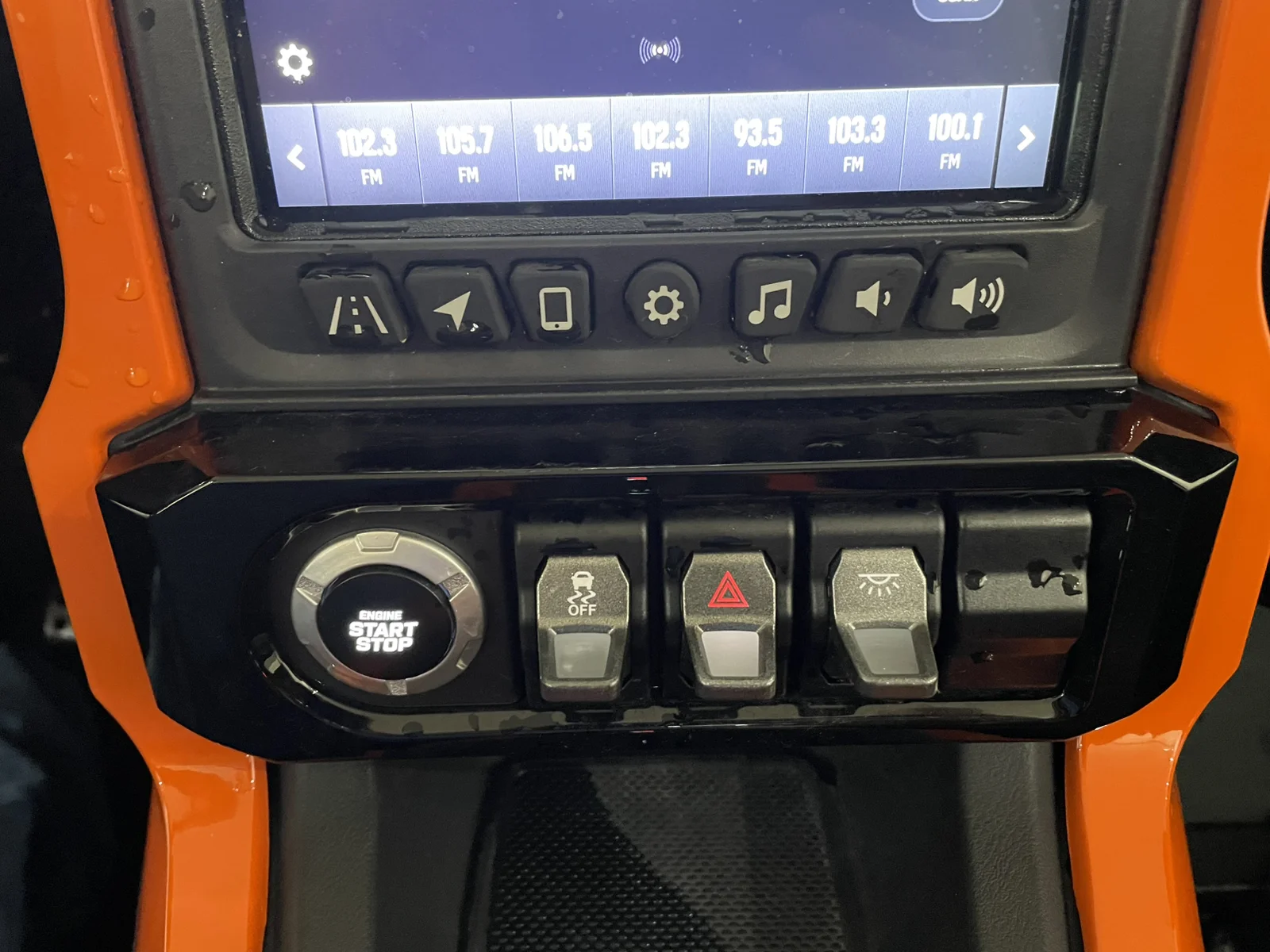 Used 2023 Orange Polaris  image 15