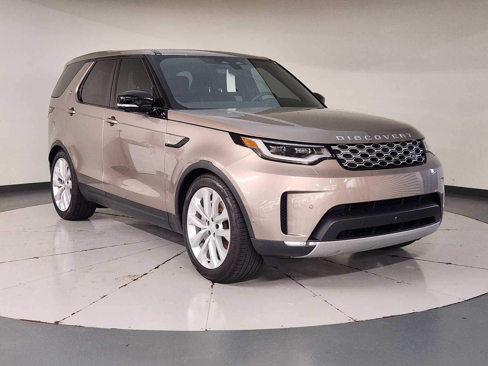 Used 2026 Lantau Bronze Metallic Land Rover S - AWD image 7