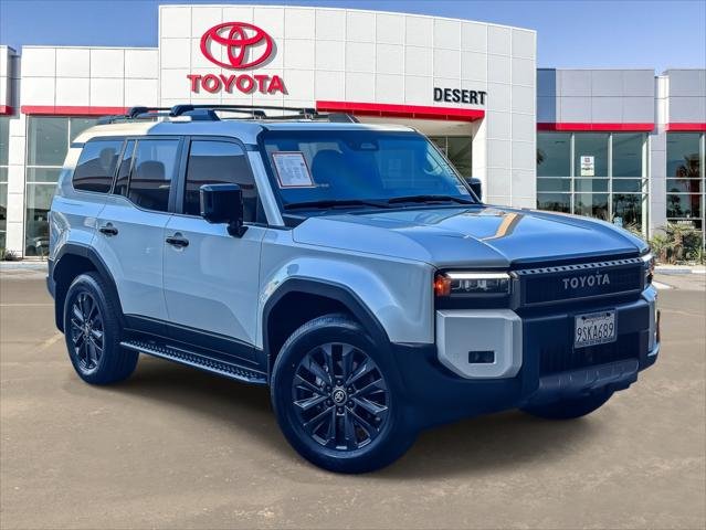 Certified Used 2025 WIND CHILL PEARL Toyota  image 1