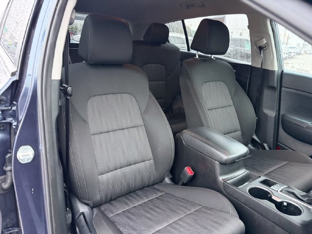 Used 2022 Pacific Blue Kia LX image 20