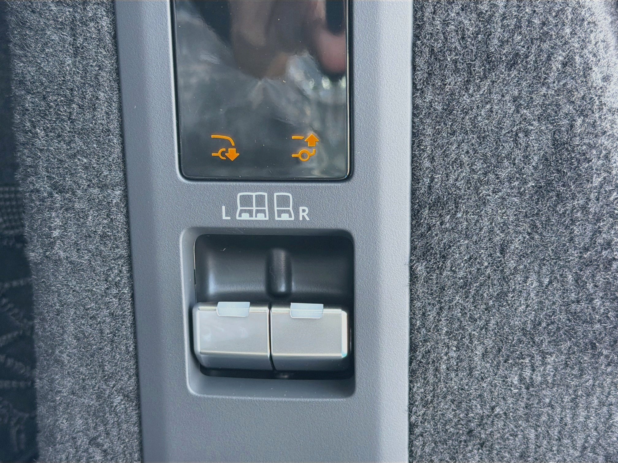 New 2027 Borasco Grey LAND ROVER  image 13