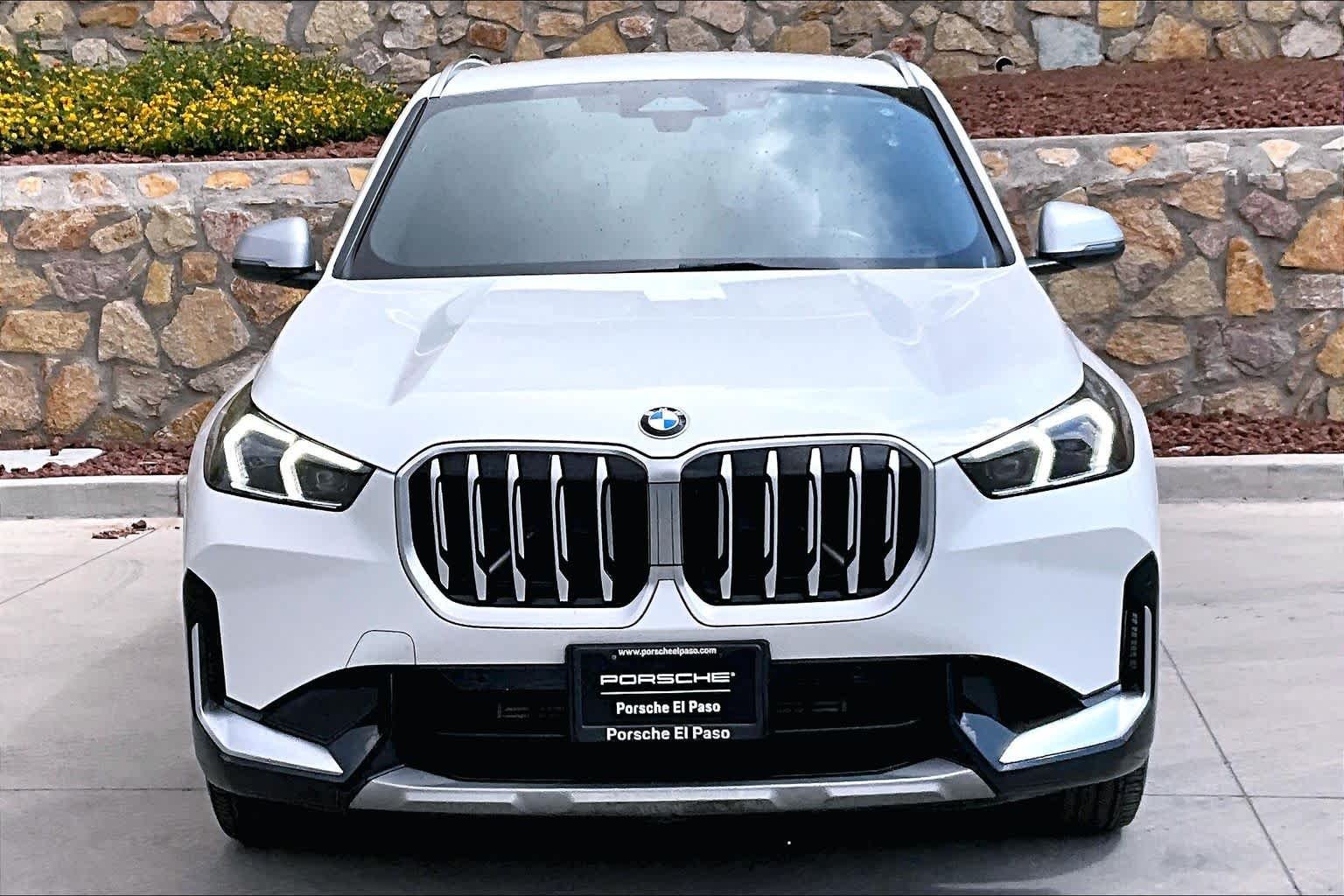 Used 2023 Alpine White BMW xDrive28i image 10