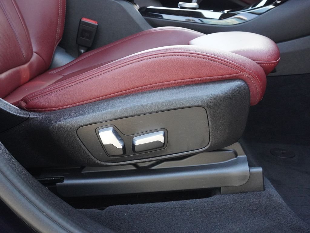 Used 2023 Black BMW xDrive30i image 28