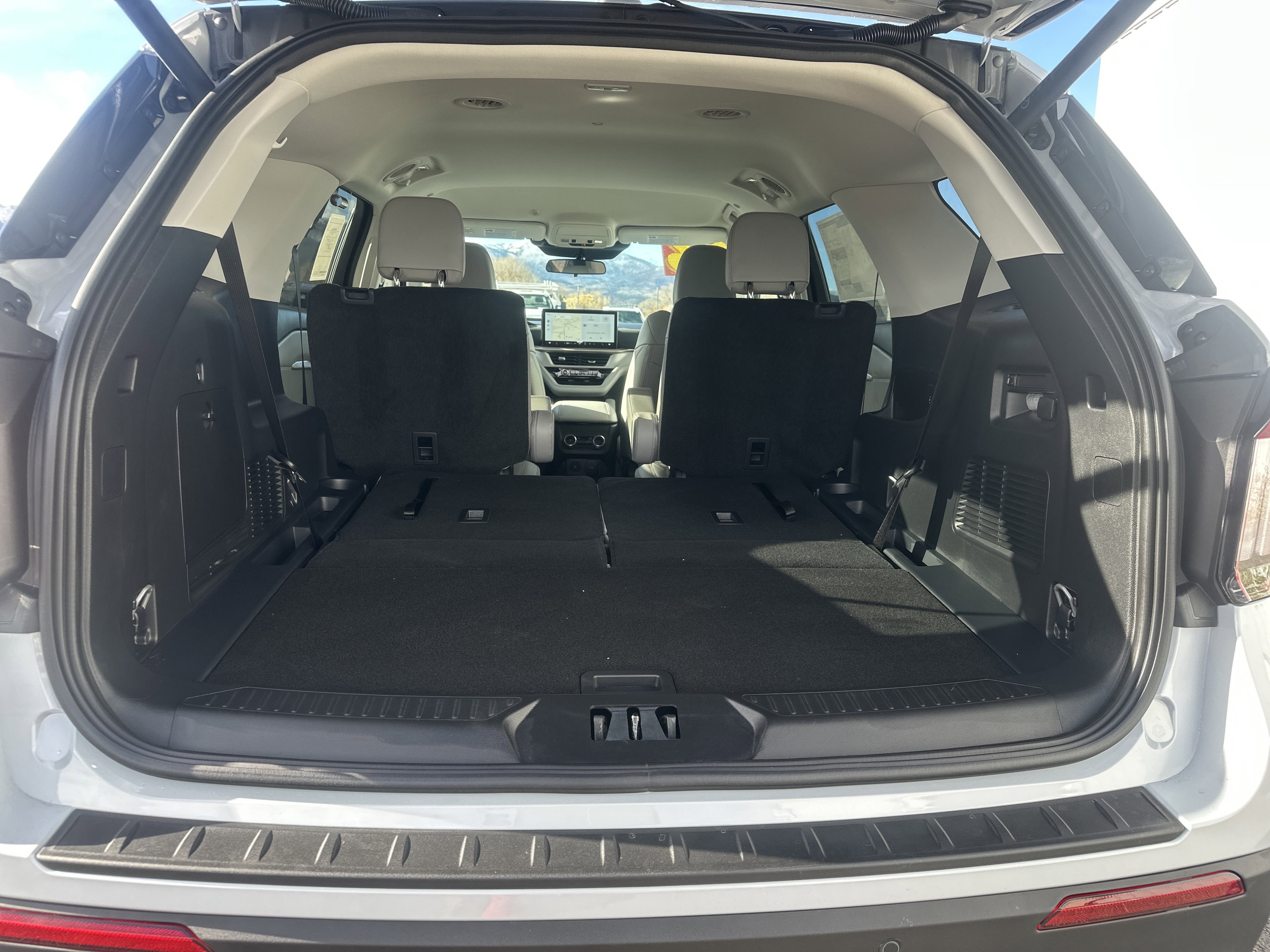 New 2026 Space White Metallic Ford Active image 12