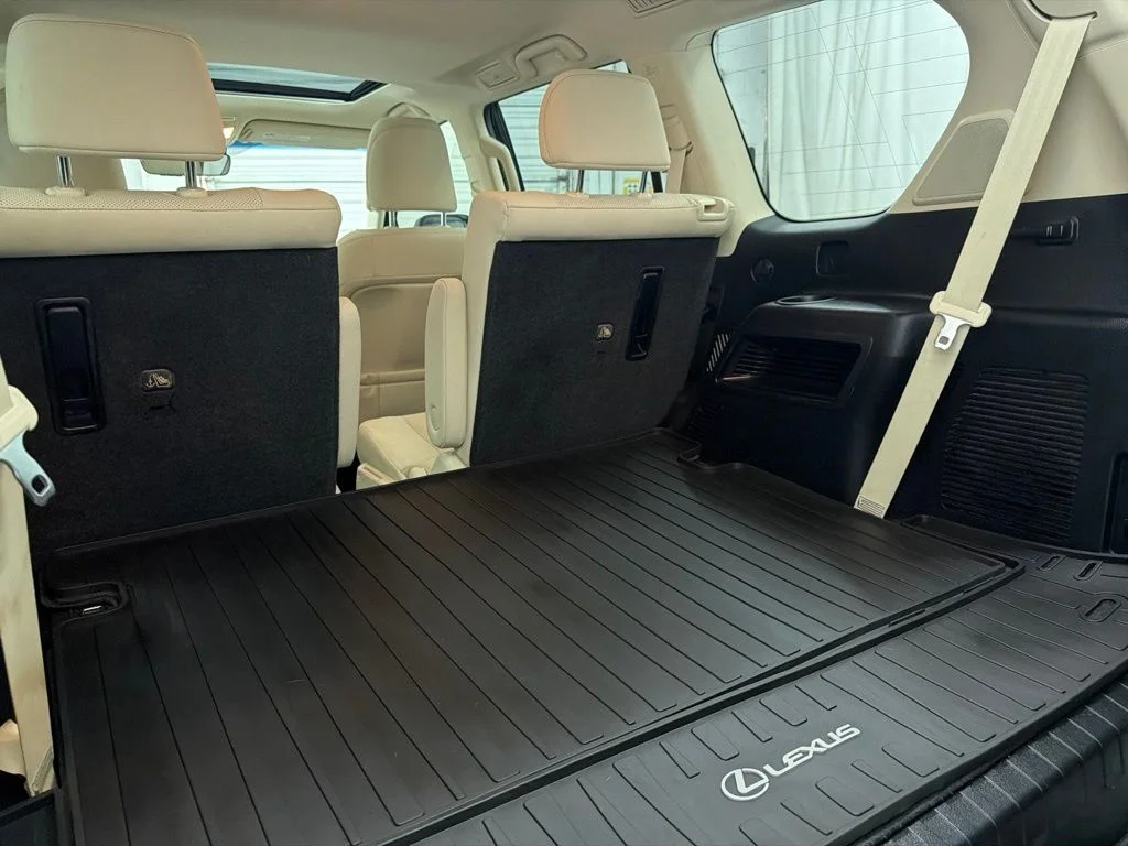 Used 2023 White Lexus 460 image 24