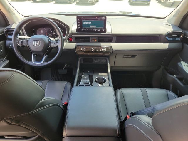 Used 2025 Crystal Black Pearl Honda Touring image 17