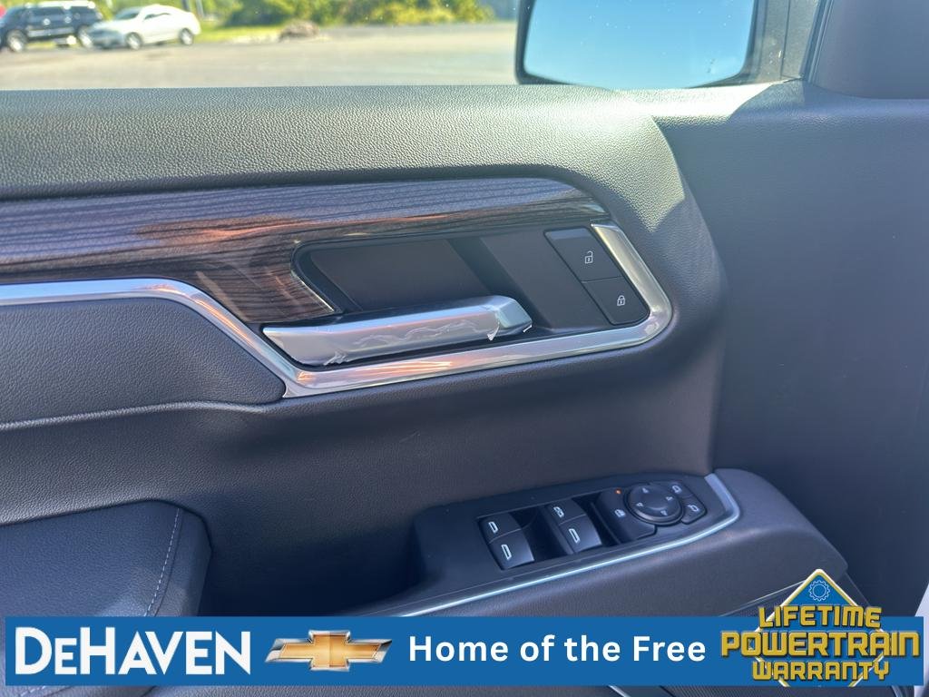 New 2026 Summit White Chevrolet RST image 32