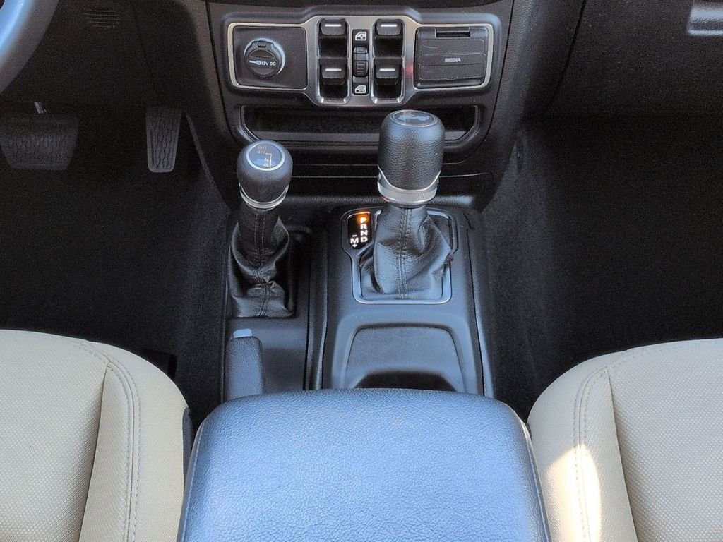 Used 2021 Bright White Clearcoat Jeep Unlimited Sport S image 20