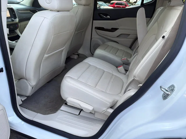 Used 2022 WHITE FROST TRICOAT GMC Denali image 21