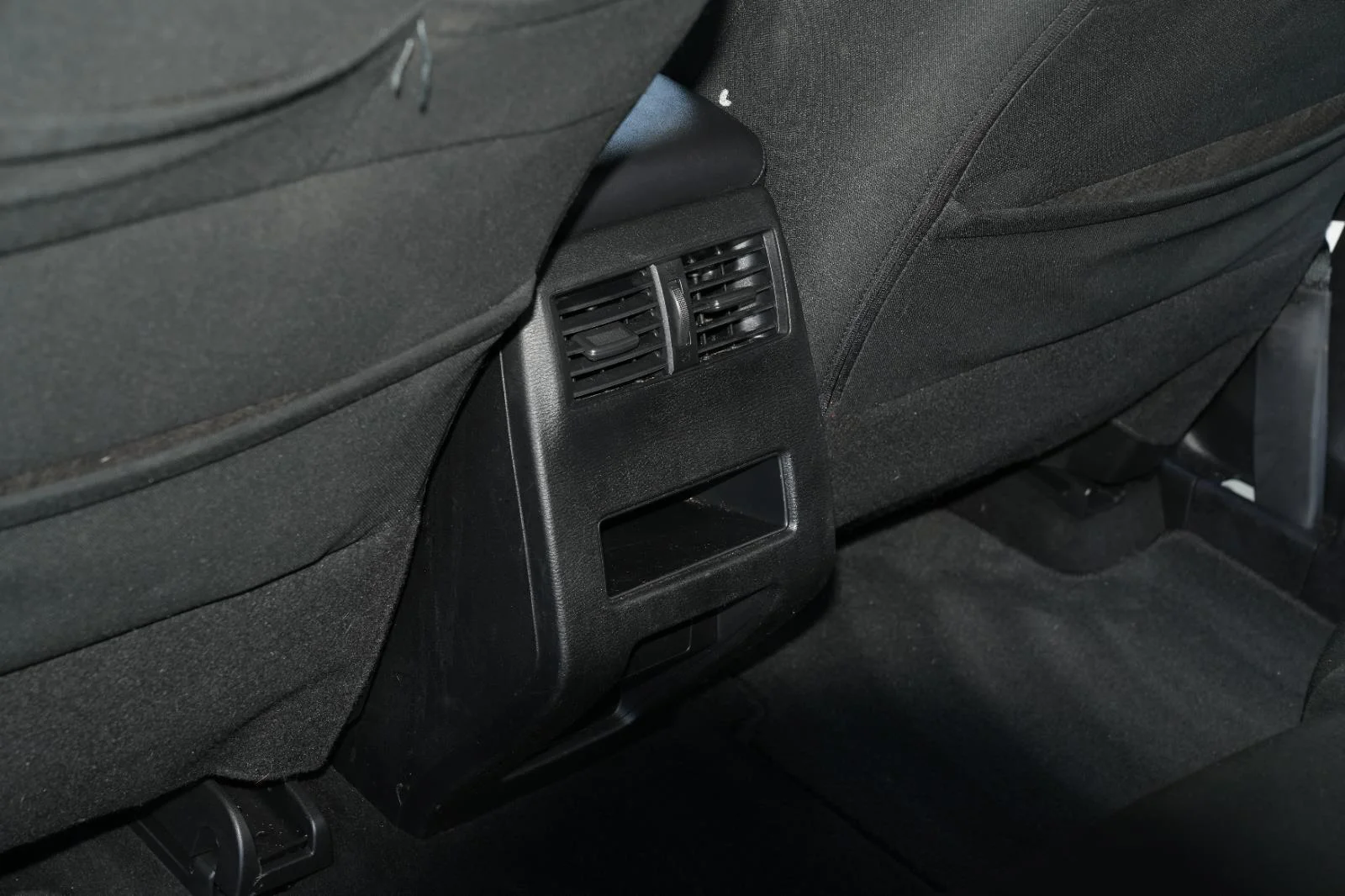 Used 2024 Silver Mitsubishi ES image 27