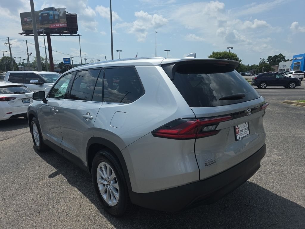 Used 2025 Silver Toyota XLE image 7