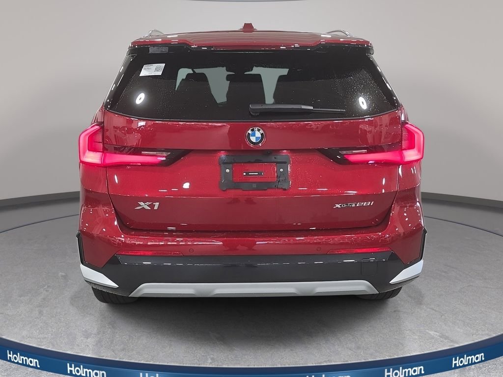 Used 2026 Vegas Red Metallic BMW xDrive28i image 7