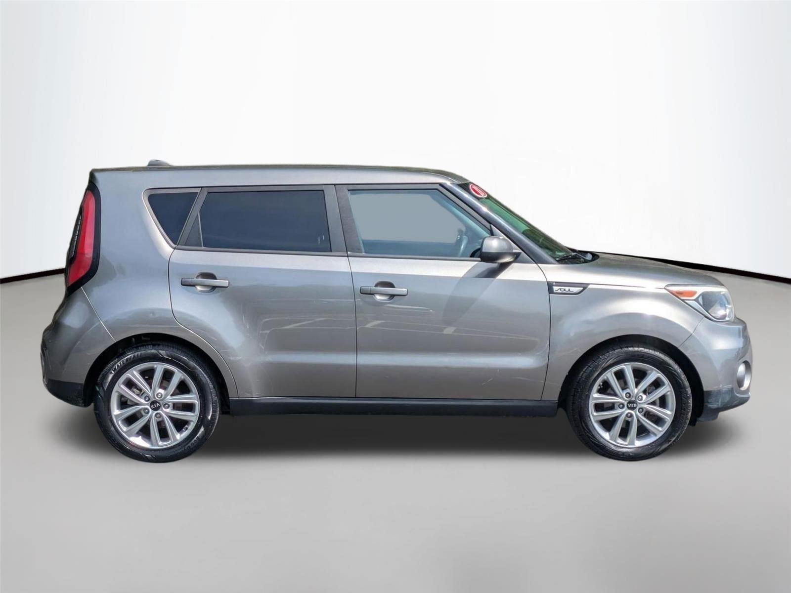 Used 2018 Titanium Gray Kia + image 6