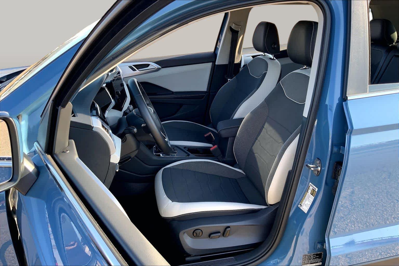 Used 2026 Monterey Blue Pearl Volkswagen SE image 8
