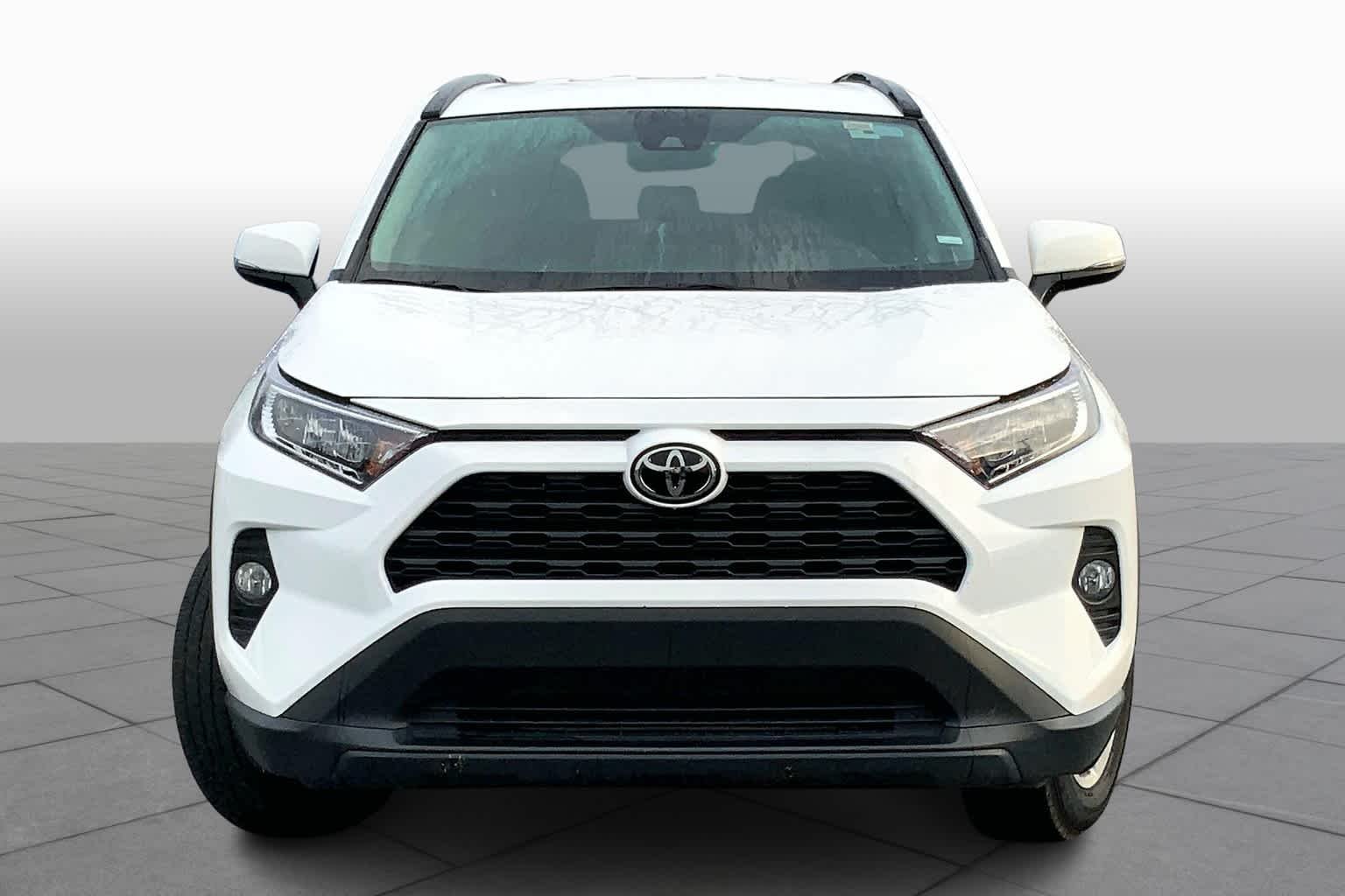Used 2021 Super White Toyota XLE image 4