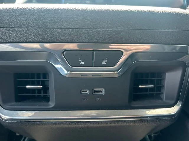 Used 2023 Silver GMC Denali image 21
