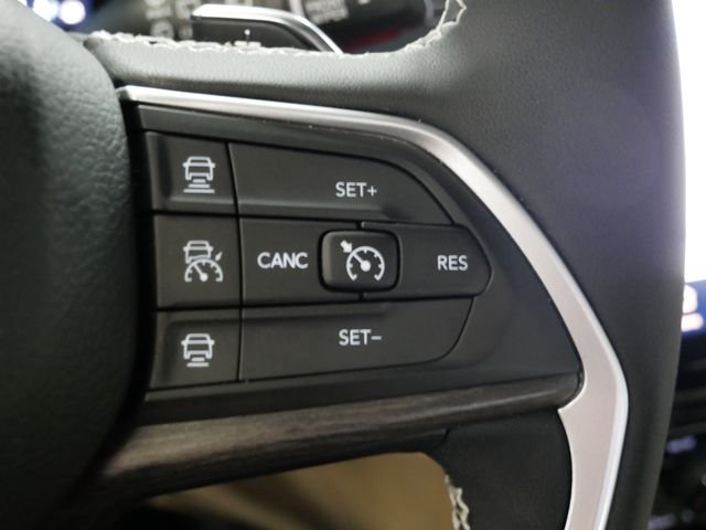 Certified Used 2025 Metallic Jeep Limited image 24