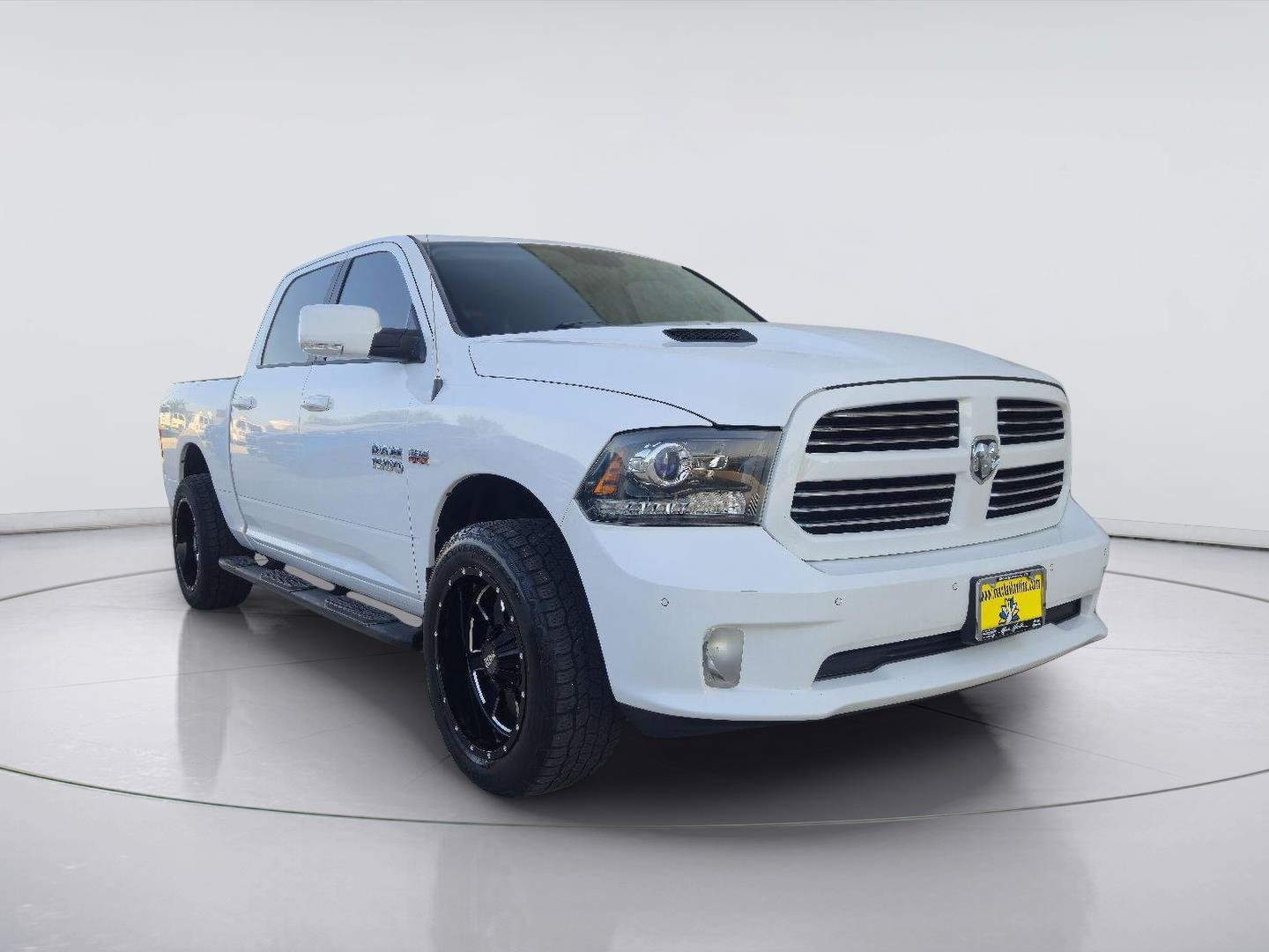 Used 2015 Bright White Clearcoat Ram Sport image 7