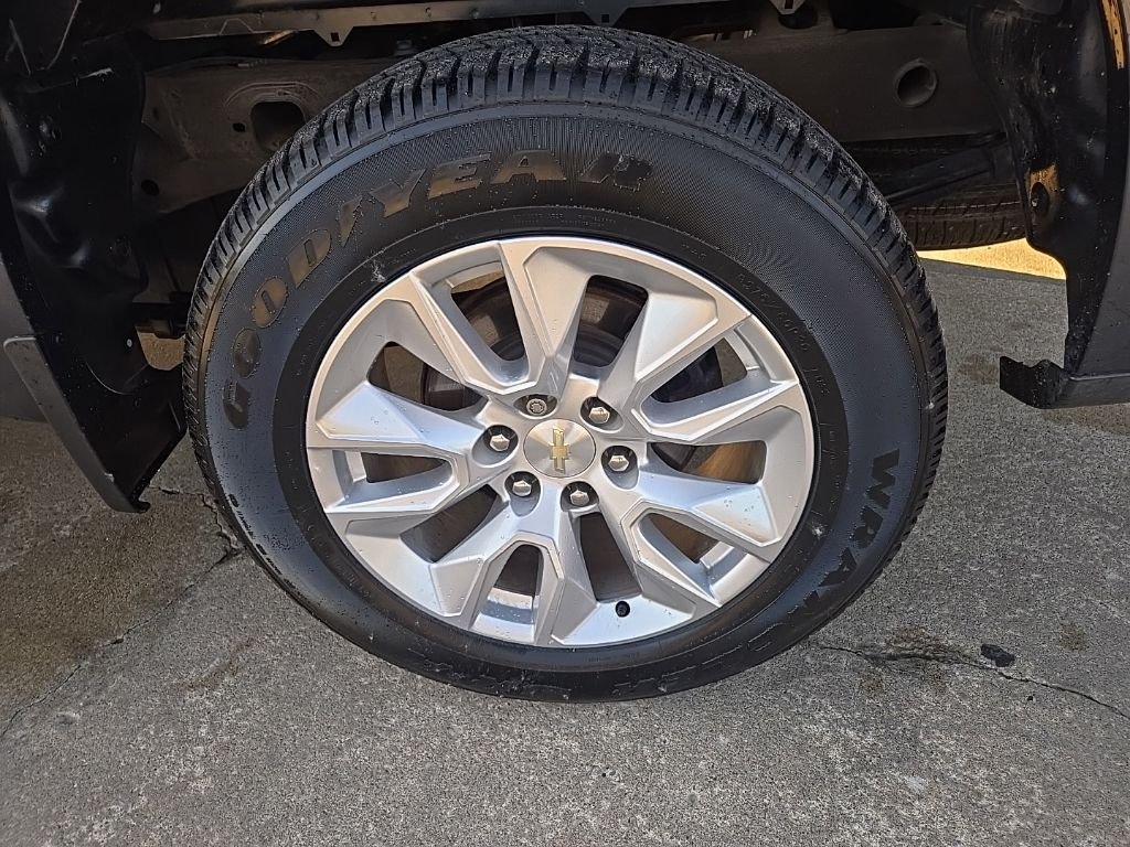 Used 2021 Gray Chevrolet Custom image 29