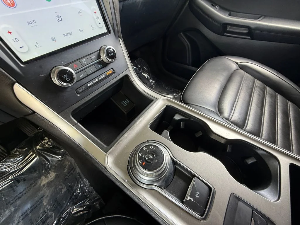 Used 2024 Silver Ford SEL image 22