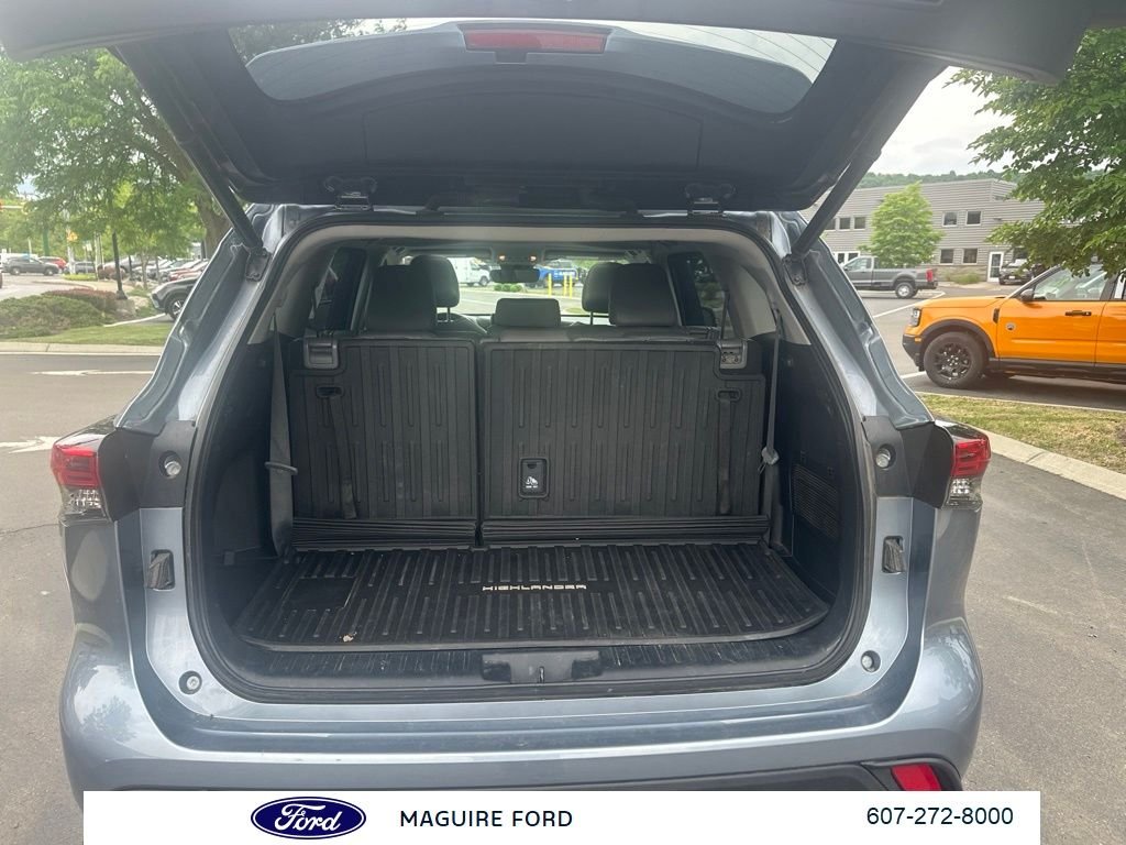 Used 2022 Blue Toyota XLE image 12