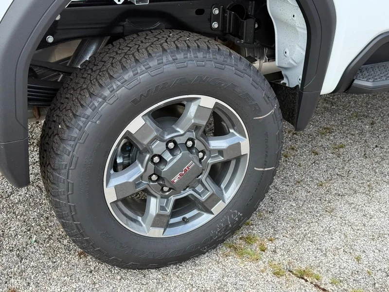 New 2026 Summit White GMC SLE image 6