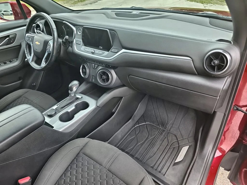 Used 2020 Red Chevrolet LT image 30