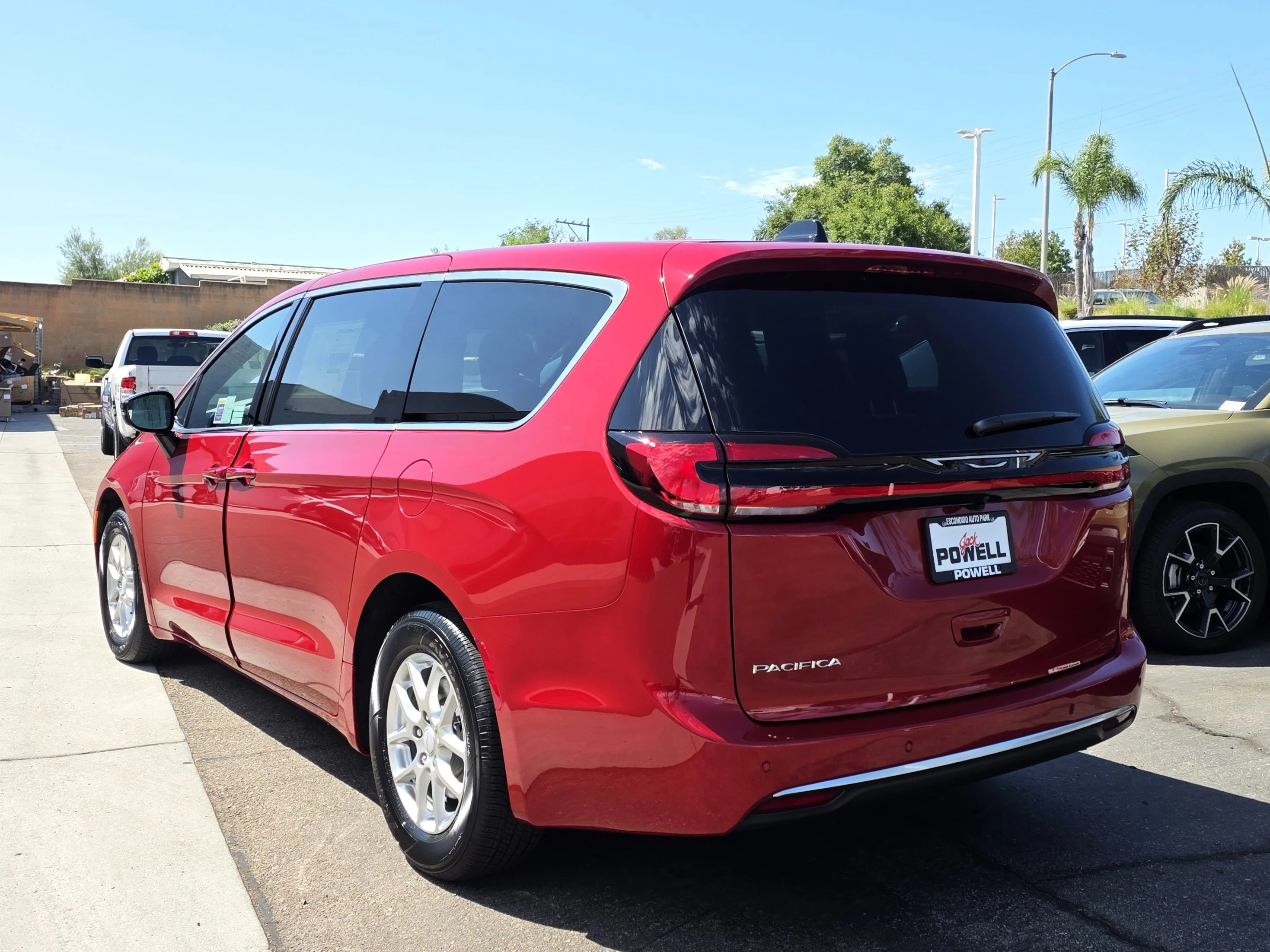 New 2027 Red Hot Pearlcoat Chrysler Select image 3