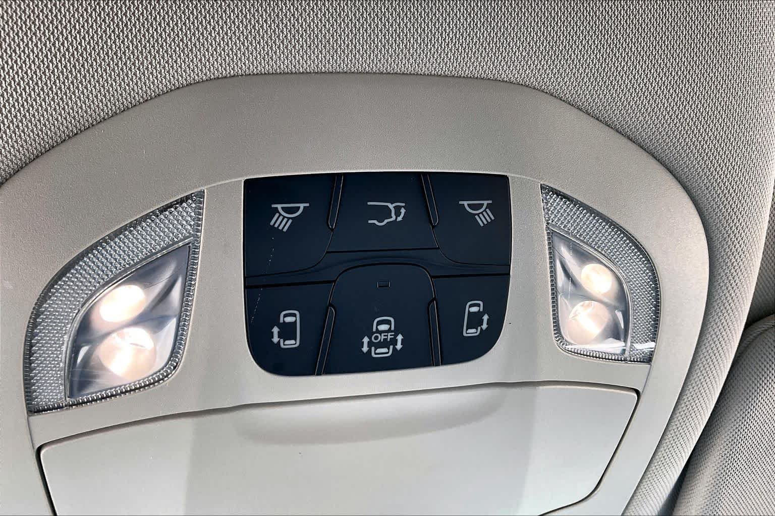 Used 2024 Silver Mist Clearcoat Chrysler LX image 32
