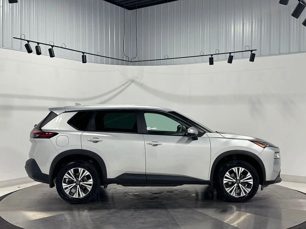 Used 2022 Silver Nissan SV image 10